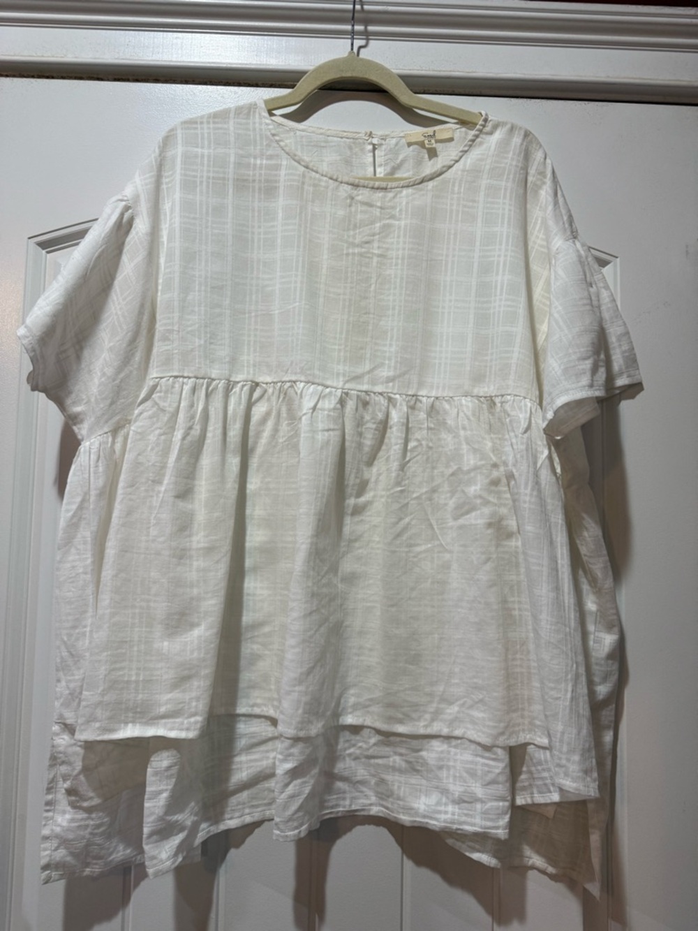 easel Cream Short-Sleeve Tiered Peplum Tunic